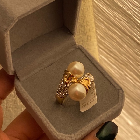 Double Pearl Gold Statement Ring - Picture 2 of 4